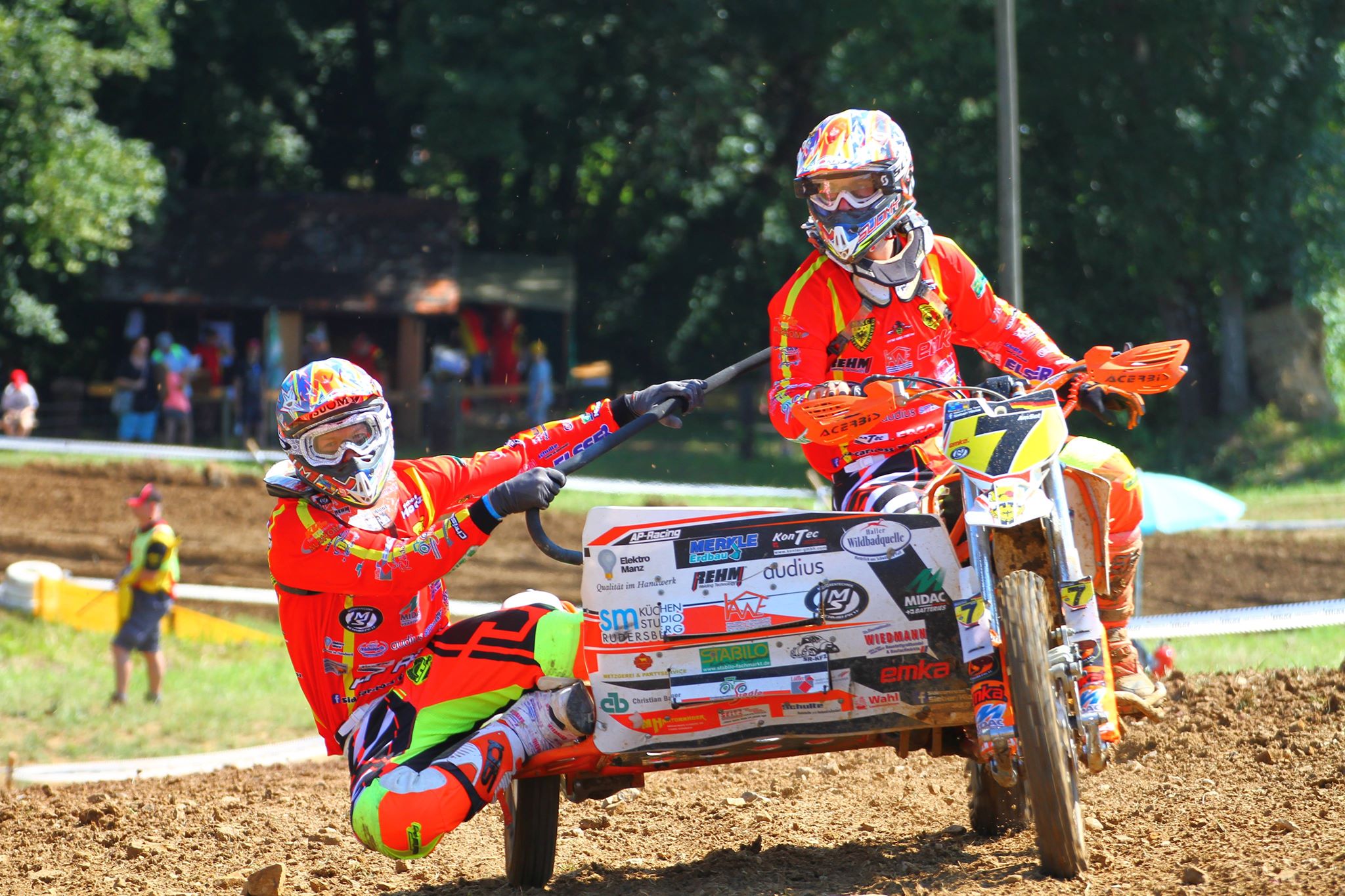 KonTec unterstützt Sidecar-Motocross-Team